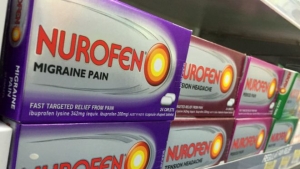 La compañía comercializaba cuatro productos indicando que trataban dolores diferentes, pero contenían el mismo ingrediente activo: ibuprofeno lysine de 342 miligramos.