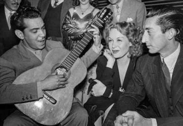 Hilda Krüger, entre Manolete y Cantinflas en 1946.