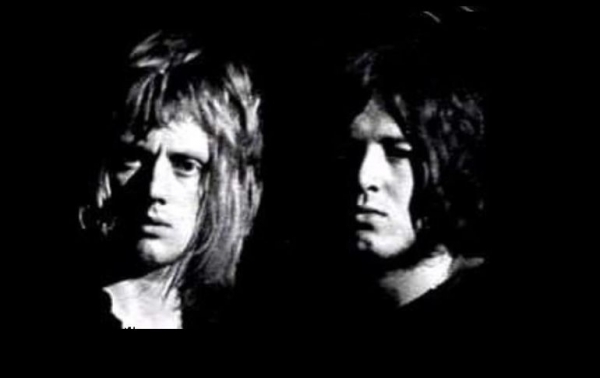 Grose tocó el bajo en los primeros tres conciertos de Queen, el primero de ellos el 27 de junio de 1970, con Freddy Mercury como vocalista.