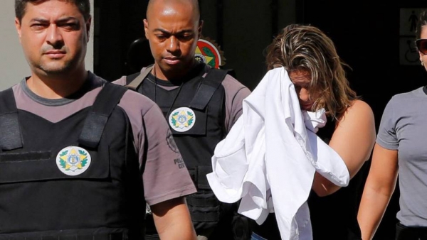 La esposa del embajador griego, detenida por la policía