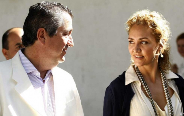 Angélica Fuentes va por la mitad de Chivas