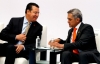 El jefe de Gobierno del DF, Miguel Ángel Mancera y Alfredo Hernández García, secretario de Obras y Servicios durante la presentación del Proyecto de la Clínica Especializada de VIH-Sida en Iztapalapa