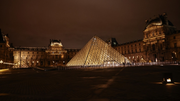 Roban el Museo del Louvre