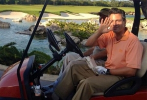 En febrero de 2013 un tuitero captó a Peña Nieto en un campo de golf en Yucatán. Foto: Especial