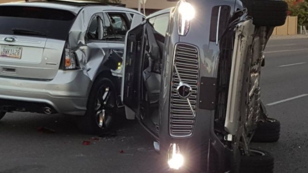 Uber dijo que el vehículo estaba en modo &quot;conducción automática&quot; en el momento del accidente.