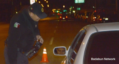 7 preguntas que la policía siempre te hace pero son ilegales. No les contestes