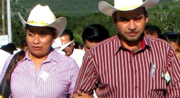 Aidé Nava González. (izq)