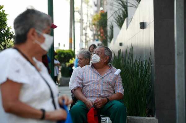 Alrededor de 20 mil mexicanos que se iban a retirar del mercado laboral sin una pensión vitalicia lograrán obtener una, esto gracias a adecuaciones.