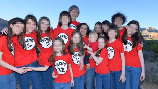 Louise Anna y David Turpin con sus hijos