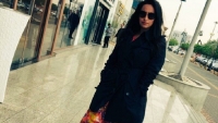 &quot;Echen su cadáver a los perros&quot;: Amenazan a una mujer saudita por tomarse una foto sin hiyab