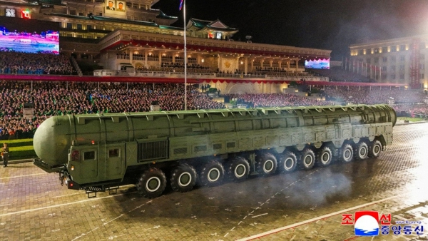 Pionyang exhibe su arma nuclear &quot;más poderosa&quot;