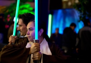 Seguidores de Star Wars reciben al elenco en el DF.