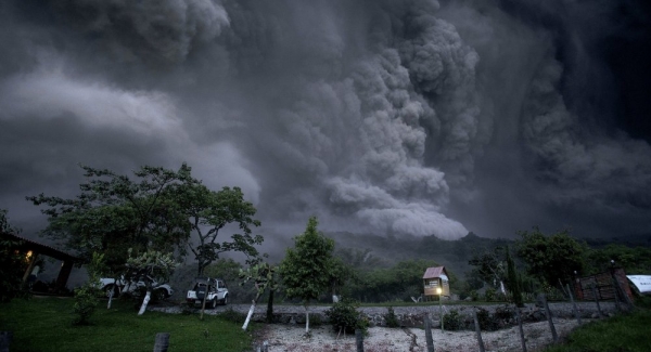 Más de 150 evacuados por la erupción del Volcán de Colima