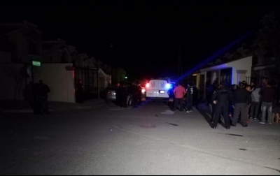 Se presume que esta persona podría estar involucrada en el asesinato de los policías Sergio Rivas Mejía y su escolta, Ramiro Alejandro Delgado Pérez, atacados por un grupo armado en el fraccionamiento Urbi Quinta, en Tonalá.