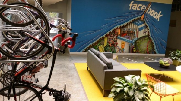 Los trabajadores de Facebook tienen muchos lugares comunes donde trabajar o poder distraerse.
