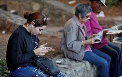 Todos los mensajes enviados a un contacto que te ha bloqueado se quedan con una sola palomita.