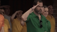 El hijo del expresidente Carlos Salinas, en el video.