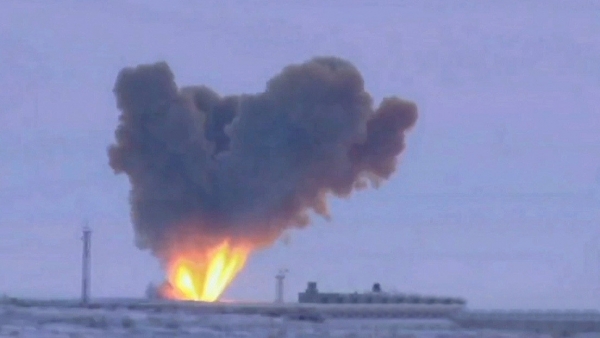 El lanzamiento de prueba de un cohete dotado de ojiva hipersónica Avangard desde la base de Dombárovski, en la región de Orembrurgo.
