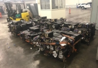 Algunas de las cajas metálicas declaradas como altavoces pero que contenían metanfetaminas, un cargamento que iba a ser enviado por barco de Los Ángeles a Australia. (Policía Federal Australiana)