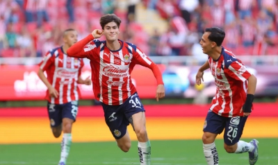 Chivas viene de atrás para vencer a San Luis 4-3, en la primera victoria de Gabriel Milito