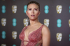 Scarlett Johansson llega a los premios Bafta Film Awards, en el centro de Londres, el 2 de febrero de 2020. Johansson está demandando a Walt Disney Co. por el lanzamiento de &quot;Black Widow&quot; de la compañía, que según ella violó su contrato y la privó de potencial. ganancias. La estrella y productora ejecutiva de &quot;Black Widow&quot; presentó una demanda el jueves 29 de julio de 2021 en el Tribunal Superior de Los Ángeles que decía que su contrato garantizaba un estreno teatral exclusivo.