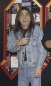 El guitarrista Malcolm Young, cofundador del grupo de rock AC/DC