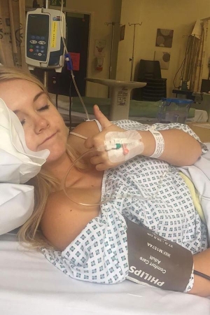 Emma Phillips debió ser internada para que los médicos pudieran sustraerle el juguete sexual que tenía en su interior