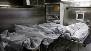Exdirector de la morgue de Harvard se declaró culpable de traficar partes de cadáveres