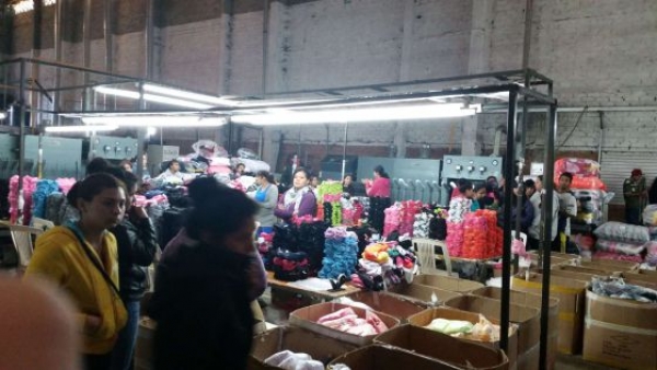 El interior de la fábrica de Yes International, en Zapopan