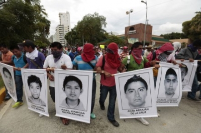 Miles exigen en Acapulco la aparición de los normalistas de Ayotzinapa.
