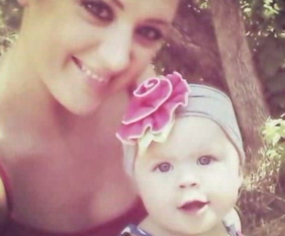 Jennifer Groesbeck conducía con su bebé el pasado viernes cuando cayó a un río helado. La madre murió pero una voz misteriosa ayudó a salvar a su bebé Lily.