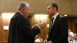 Pistorius pagó 690 dólares de fianza y quedó libre de su condena por asesinato