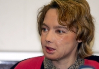 Isabelle Dinoire, en imagen de febrero de 2006, fue la primera receptora de un trasplante de cara, y murió tras una larga enfermedad el 22 de abril.