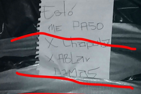 Mensaje dejado en el cuerpo embolsado.