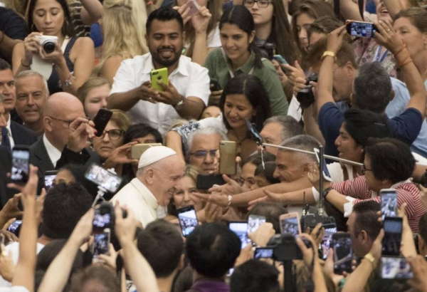 El papa Francisco preside la audiencia general semanal en el aula Pablo VI en la Ciudad del Vaticano.