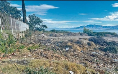 Mientras el Ayuntamiento de Jocotepec afirma que se realiza una obra pública, las autoridades federales confirman que esto es ilegal, pues no hay un solo permiso autorizado.