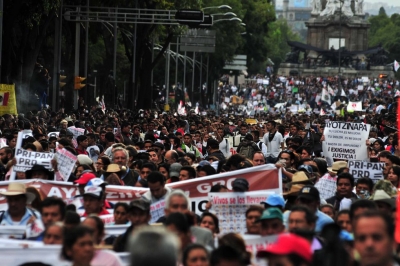 Una protesta masiva en México DF exige que se esclarezca el ‘caso Iguala’