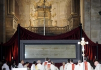 El Santo Sudario, el pasado sábado, durante la misa previa a la apertura de la exposición.