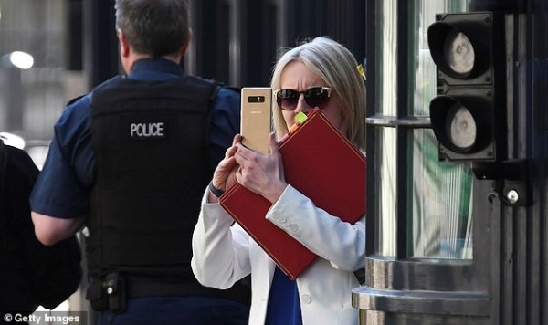 Liz Truss habría escrito a Blinken &quot;está hecho&quot; tras las explosiones del Nord Stream, especula Kim Dotcom
