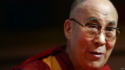 El Dalái Lama ha sugerido que podría entregar sus responsabilidades políticas a un representante electo.