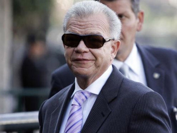 Excélsior - El exgobernador está en la cárcel, pero vive cómodamente