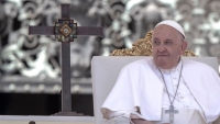 El papa Francisco preside una misa por el Día Mundial del Niño, en el Vaticano, el 26 de mayo de 2024.