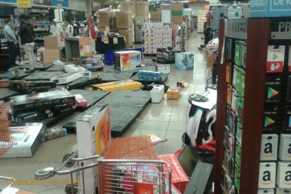 El saqueo en Chedraui.