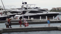 Un grupo de turistas en la bahía de La Paz, en Los Cabos, México.
