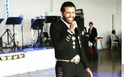 El imitador de Alejandro Fernández, Hugo Emmanuel Mercado López, sostiene que no hay confusión en el público cuando lo contratan para un show.