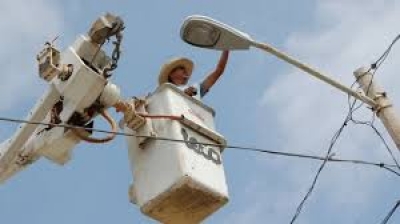 De acuerdo con el informe de la Comisión Revisora, la empresa Fortius Electromecánica no tiene experiencia en operación y mantenimiento de alumbrado.