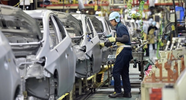 Trump amenaza a Toyota sobre posible construcción de una planta de coches en México