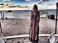 La conductora Laura Bozzo en Punta Mita.
