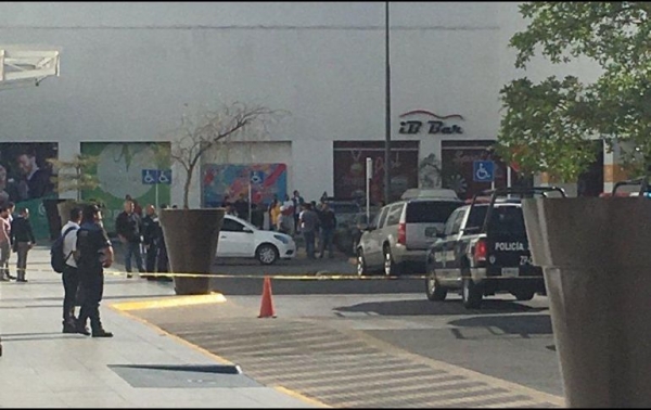 Los policías aseguraron en el lugar un arma de fuego. Se dio aviso a Fiscalía y al Ministerio Público para atender la situación.