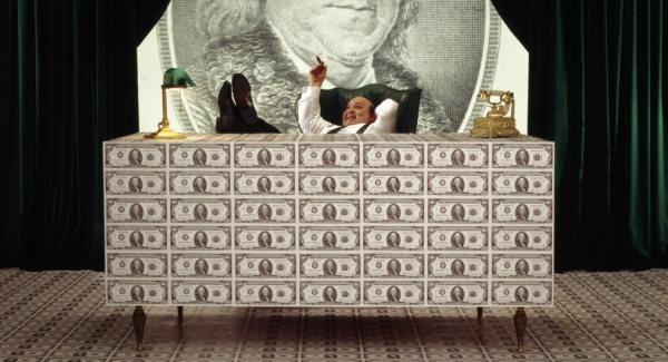 Oxfam denuncia que una pequeña élite en todo el mundo tiene más dinero de lo que podrían gastar en varias vidas.